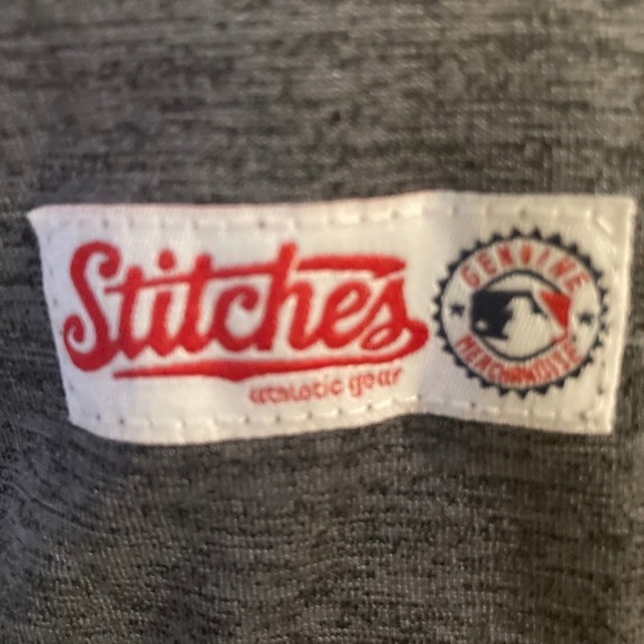 Stitches Cincinnati Reds Shirt - Picture 5 of 5